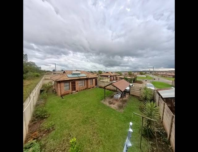 3 BEDROOM HOUSE FOR SALE IN CLAYVILLE